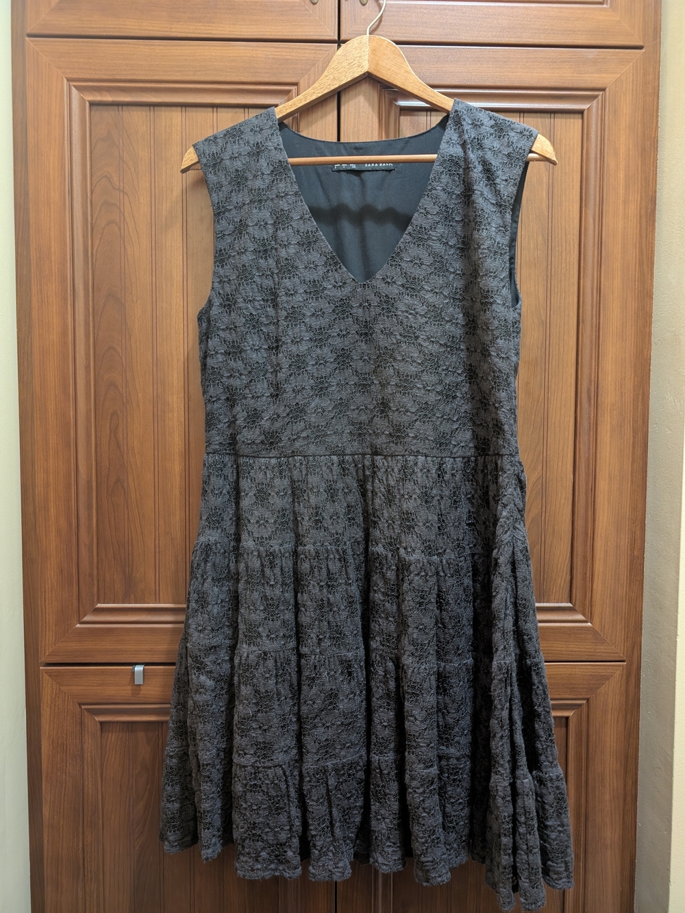 Zara Black Sleeveless Lace Dress *Fits More Like a MEDIUM*